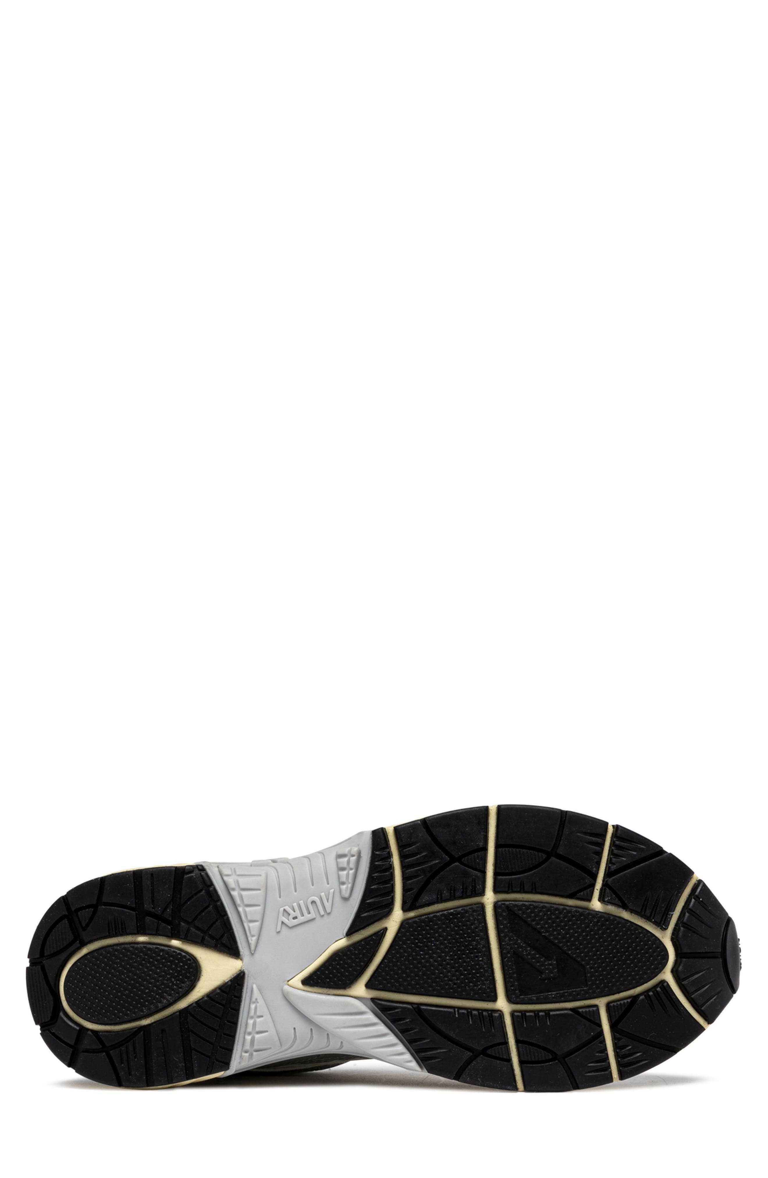 AUTRY Hyperway Low Sneaker, Alternate, color, Silver/ Black