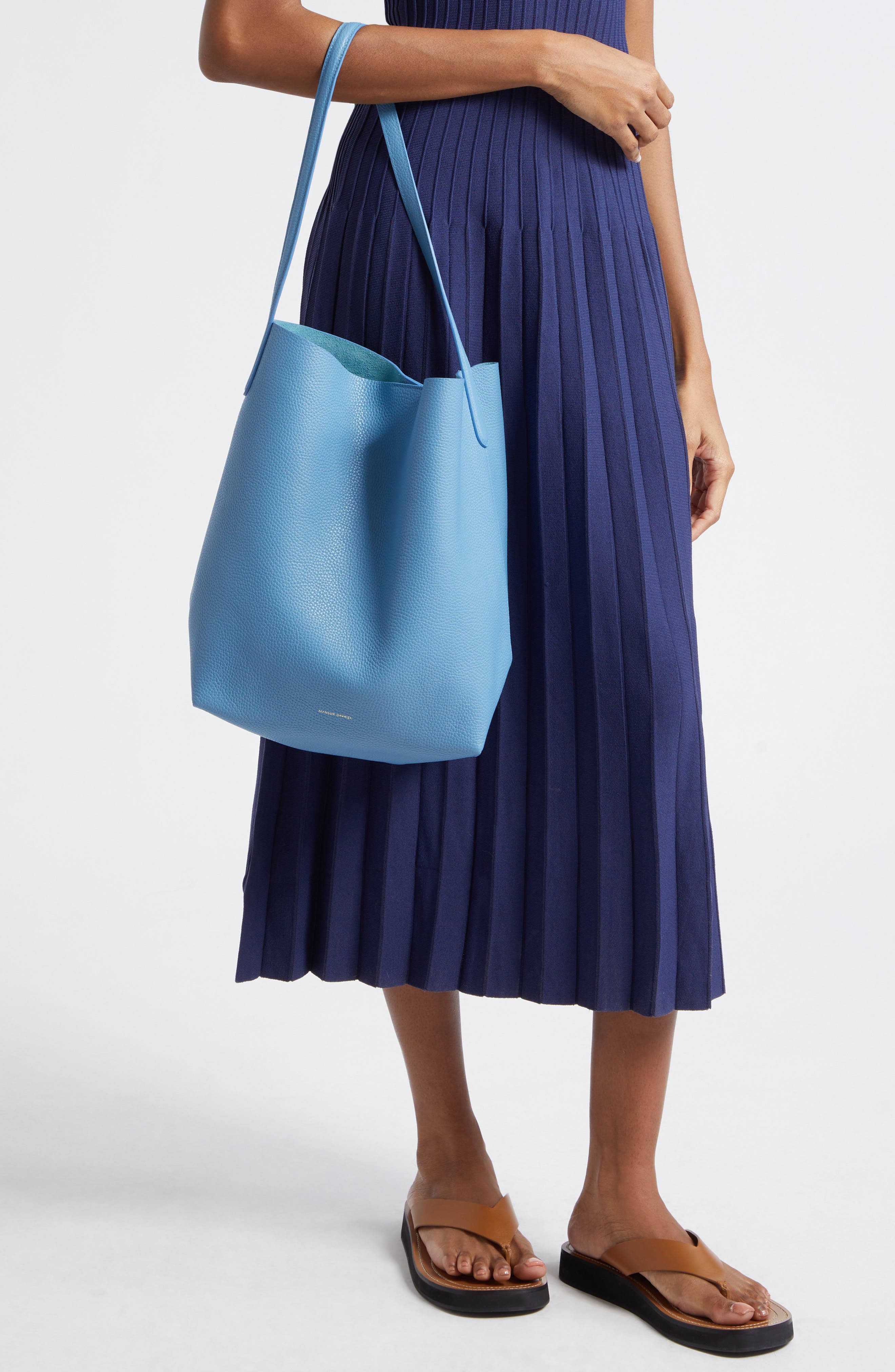 Женские сумки Mansur Gavriel Everyday Cabas Leather Hobo Bag — фото 8