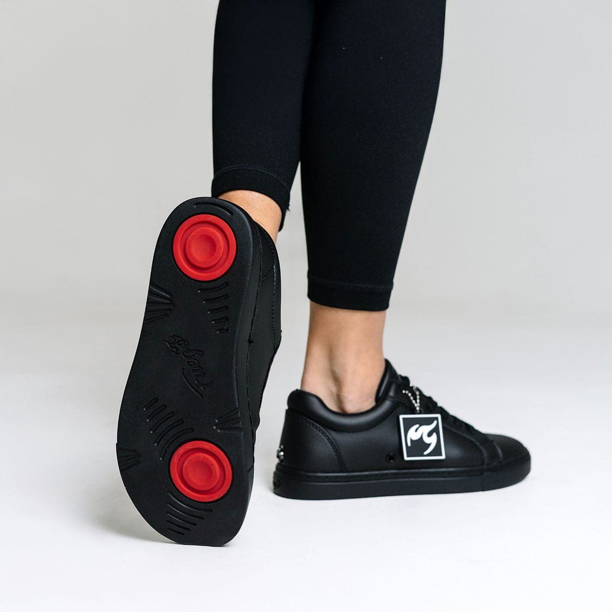 Men's Low-top Sneaker - image 4