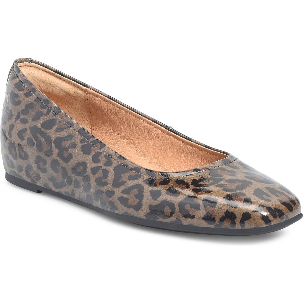 Söfft Poppy Square Toe Flat In Brown