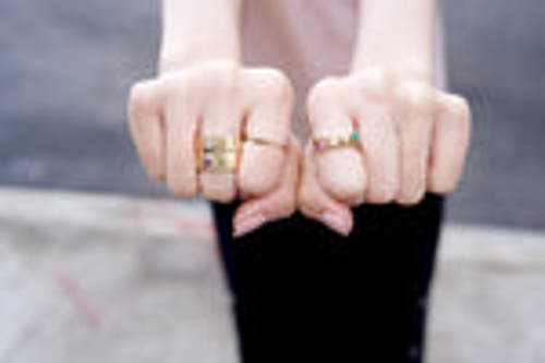 Elliot Young "claw" 14k Gold 3 Prong Stackable Ring In Red