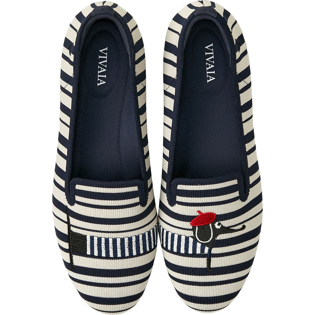 Vivaia Round-toe Embroidered Loafers