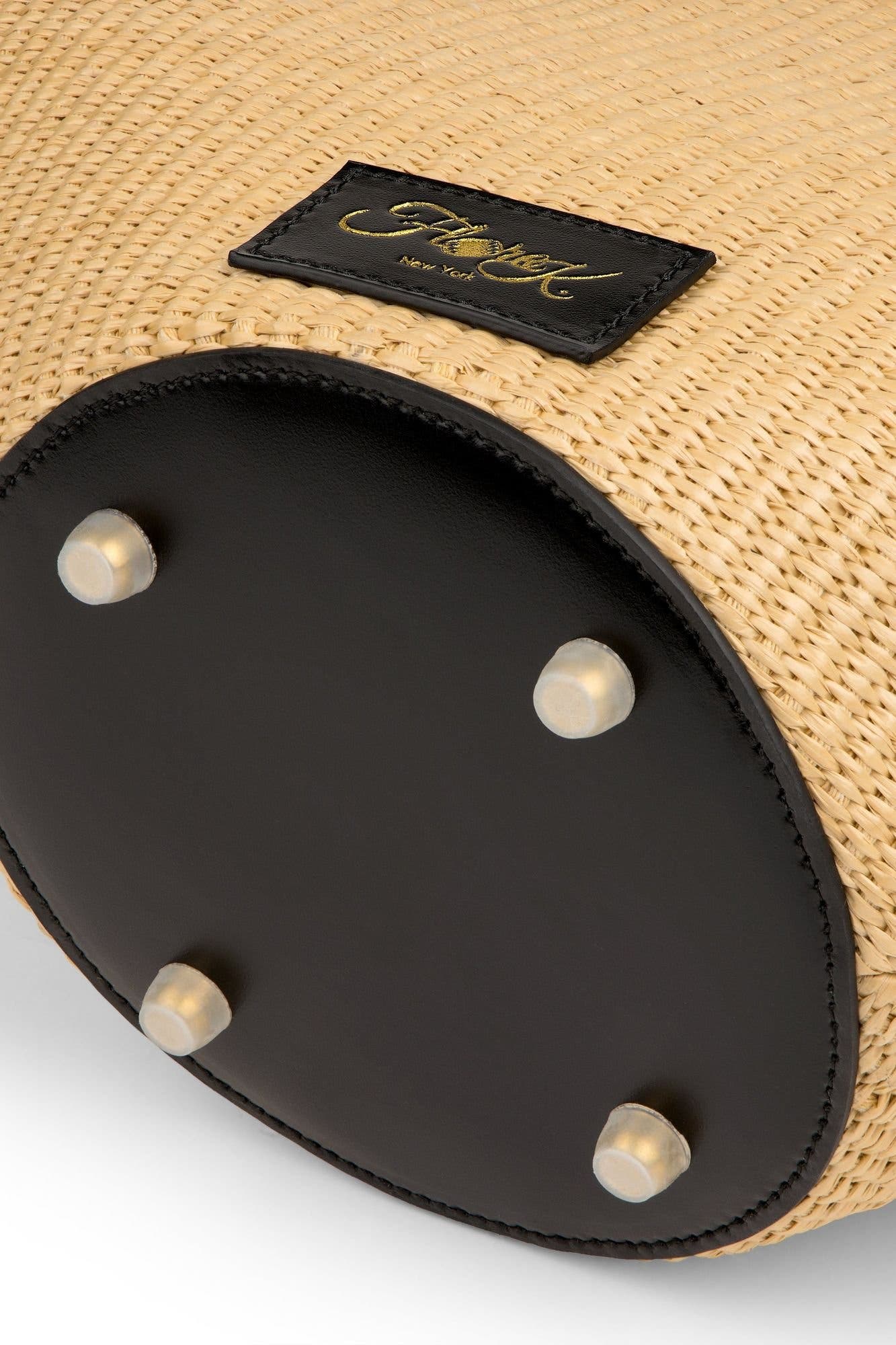 Sawa Cowrie Shell, Alternate, color, Black