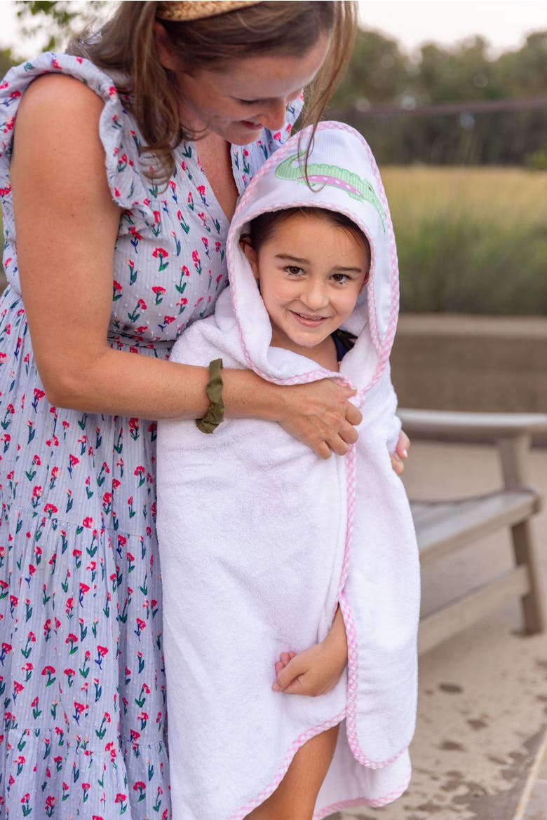 Playful Pals Hooded Towel & Washcloth Set, Alternate, color, Pink Alligator