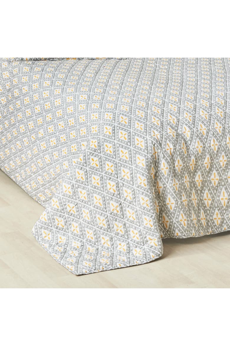 Liam Ochre Quilt, Alternate, color, Grey