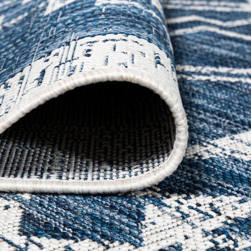 Jonathan Y Marokko Diamond Medallion Indoor/outdoor Area Rug In Blue/ivory