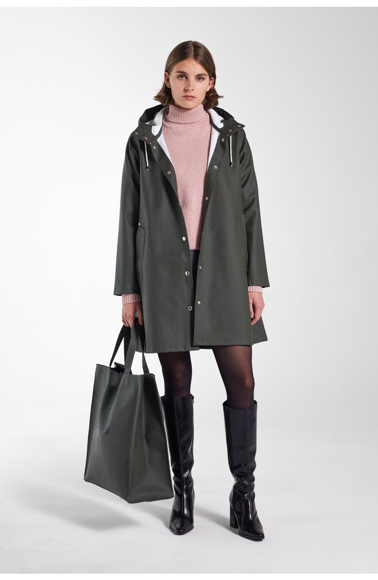 Stutterheim Mosebacke Hooded Long Sleeve Raincoat, Alternate, color, Green