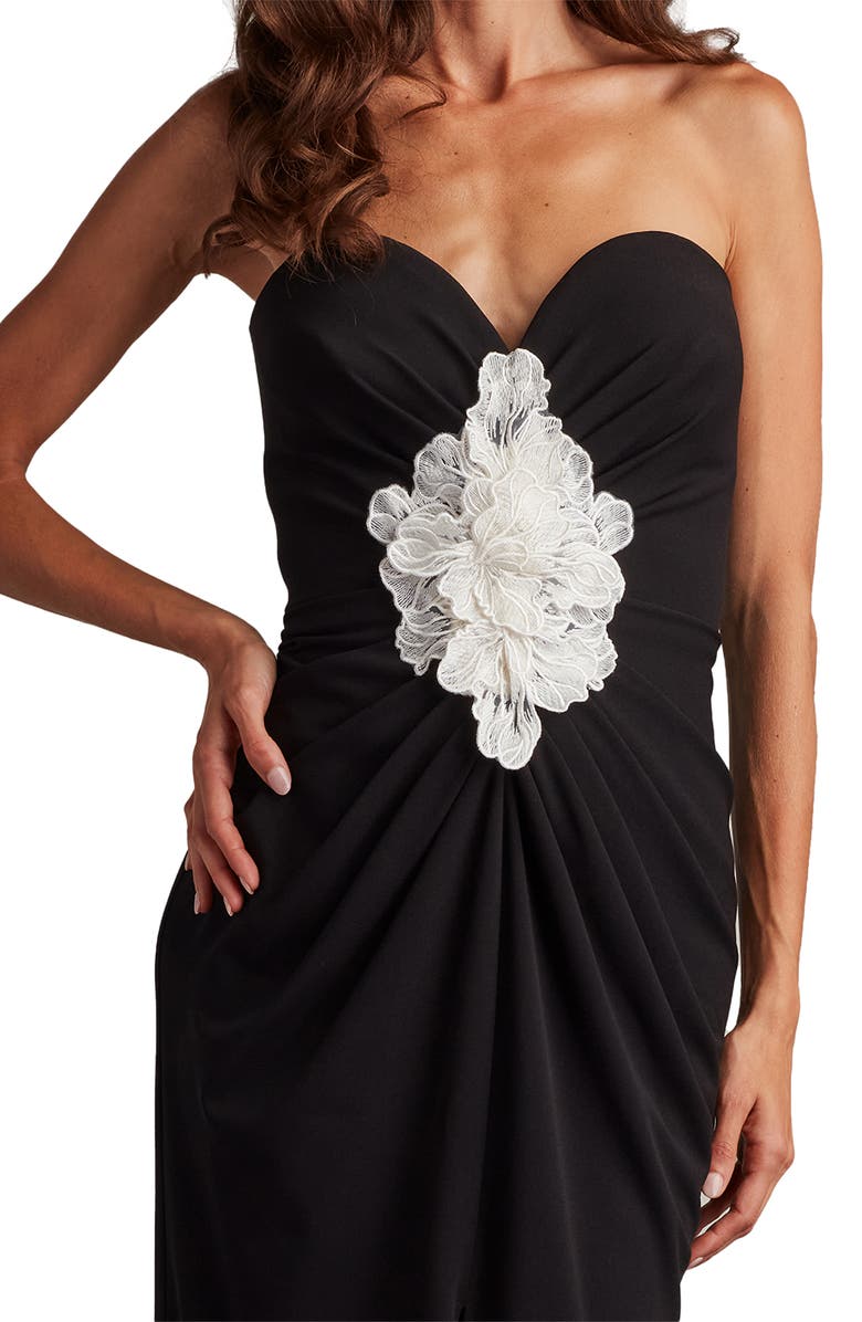 Tadashi Shoji 3D Flower Ruched Strapless Gown, Alternate, color, Black/ Ivory