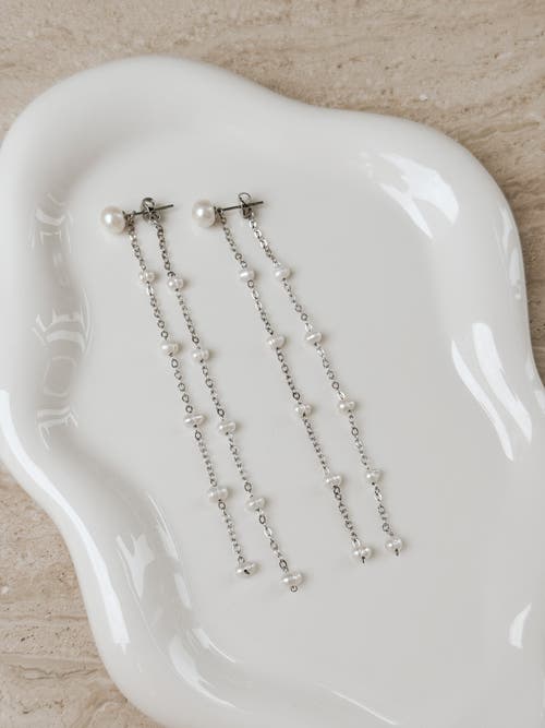 Untamed Petals Lara Pearl Drop Earrings In Silver