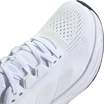 Questar 3 Running Shoe