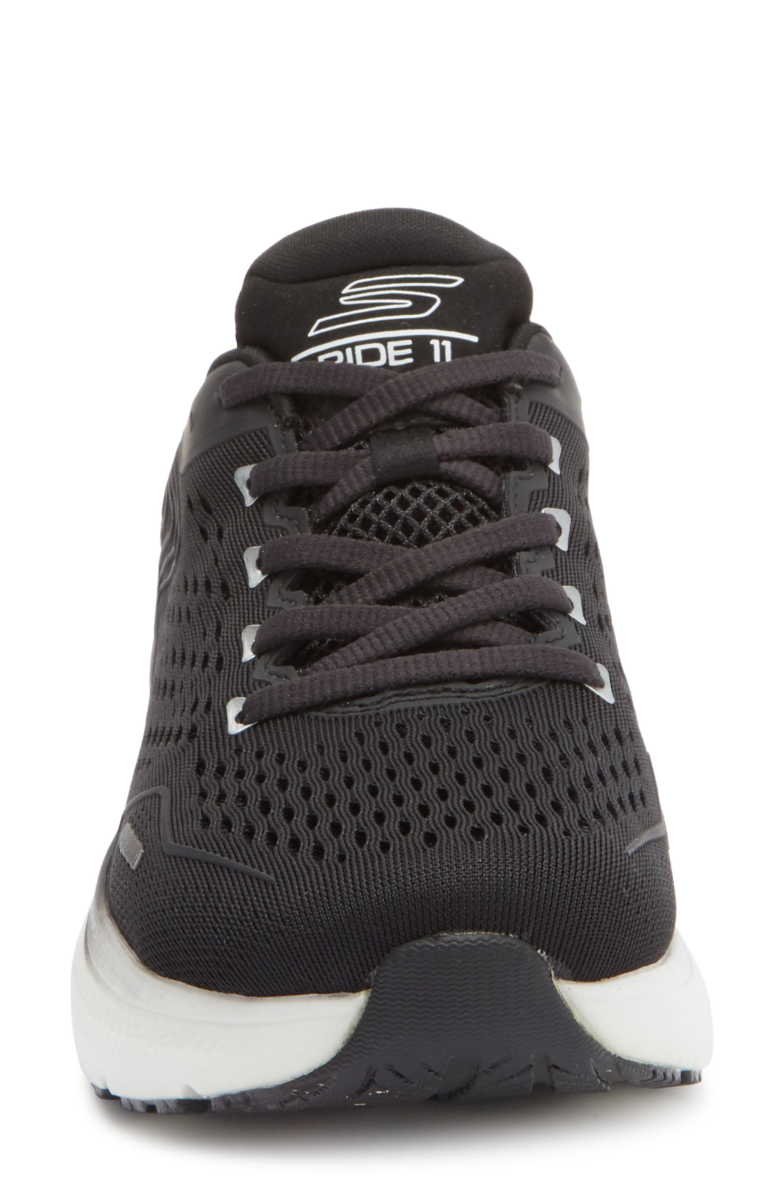 SKECHERS GO RUN Max Ride 11 Running Shoe, Alternate, color, Black/ White