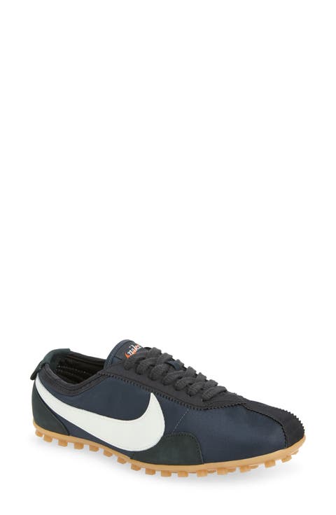 Moon Shoe Essential Sneaker