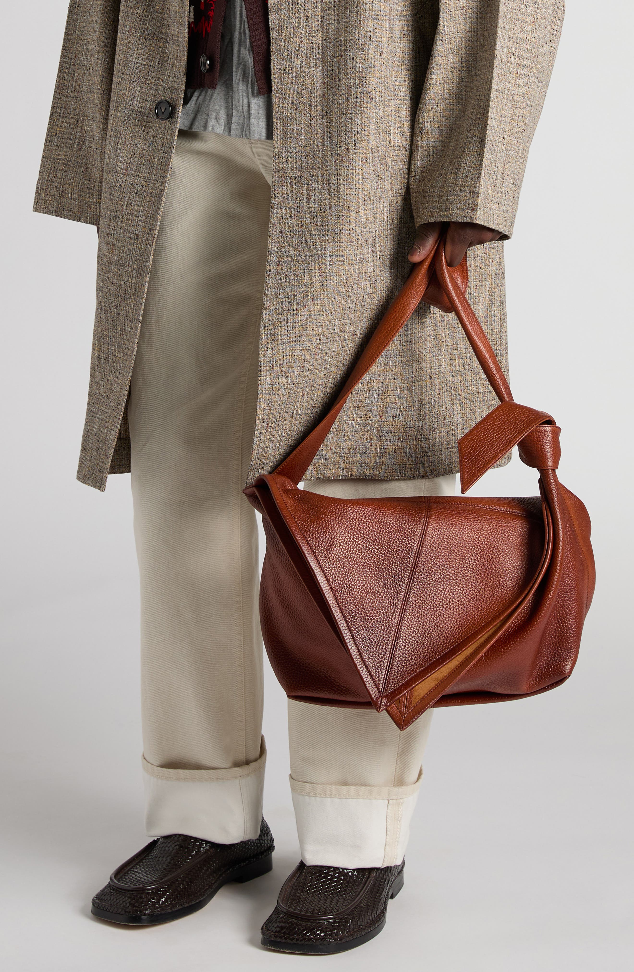 Bottega Veneta Sawyer Taurillon Leather Hobo Bag, Alternate, color, Brown