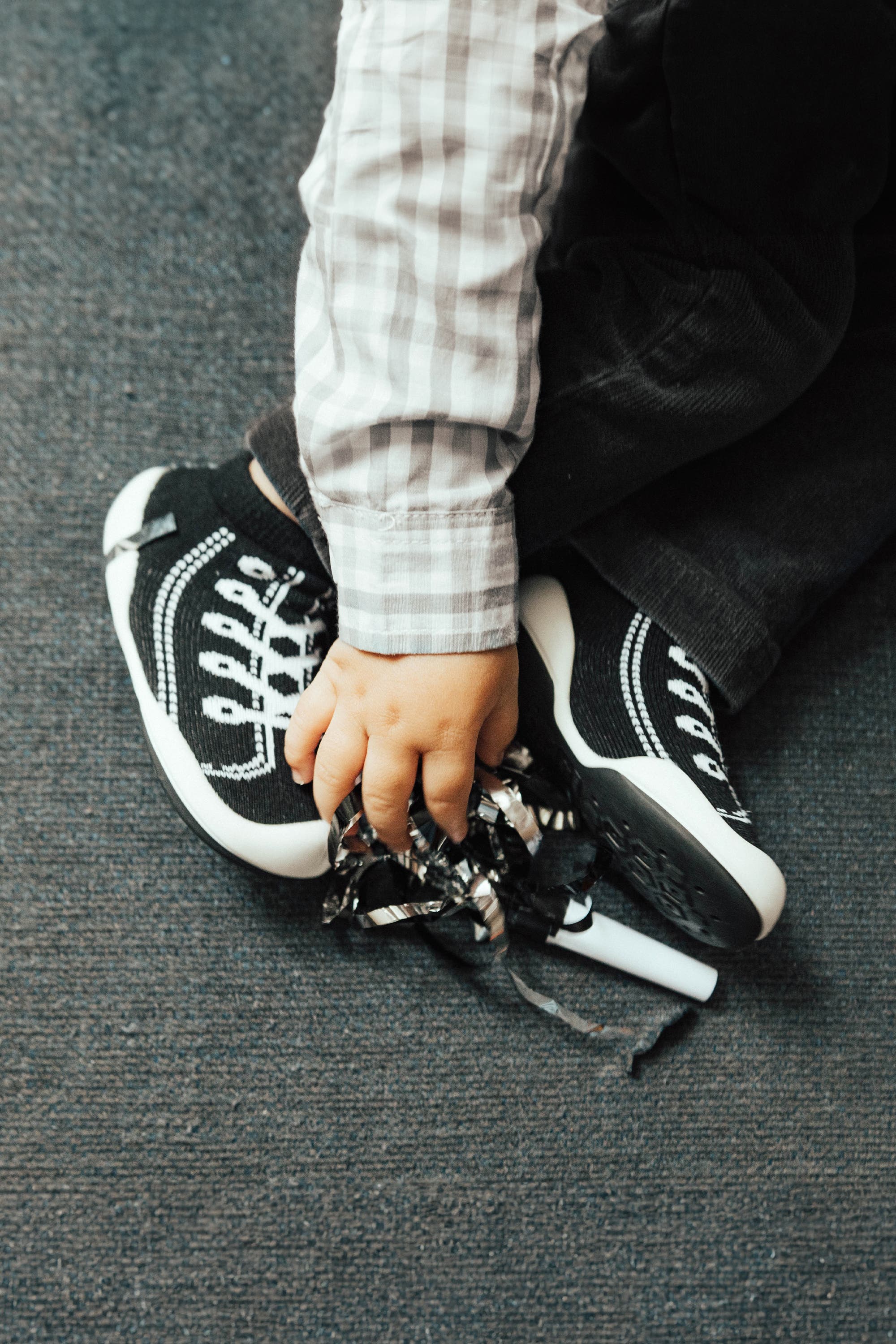 Komuello Toddler Boy Sock Shoes, Alternate, color, Black