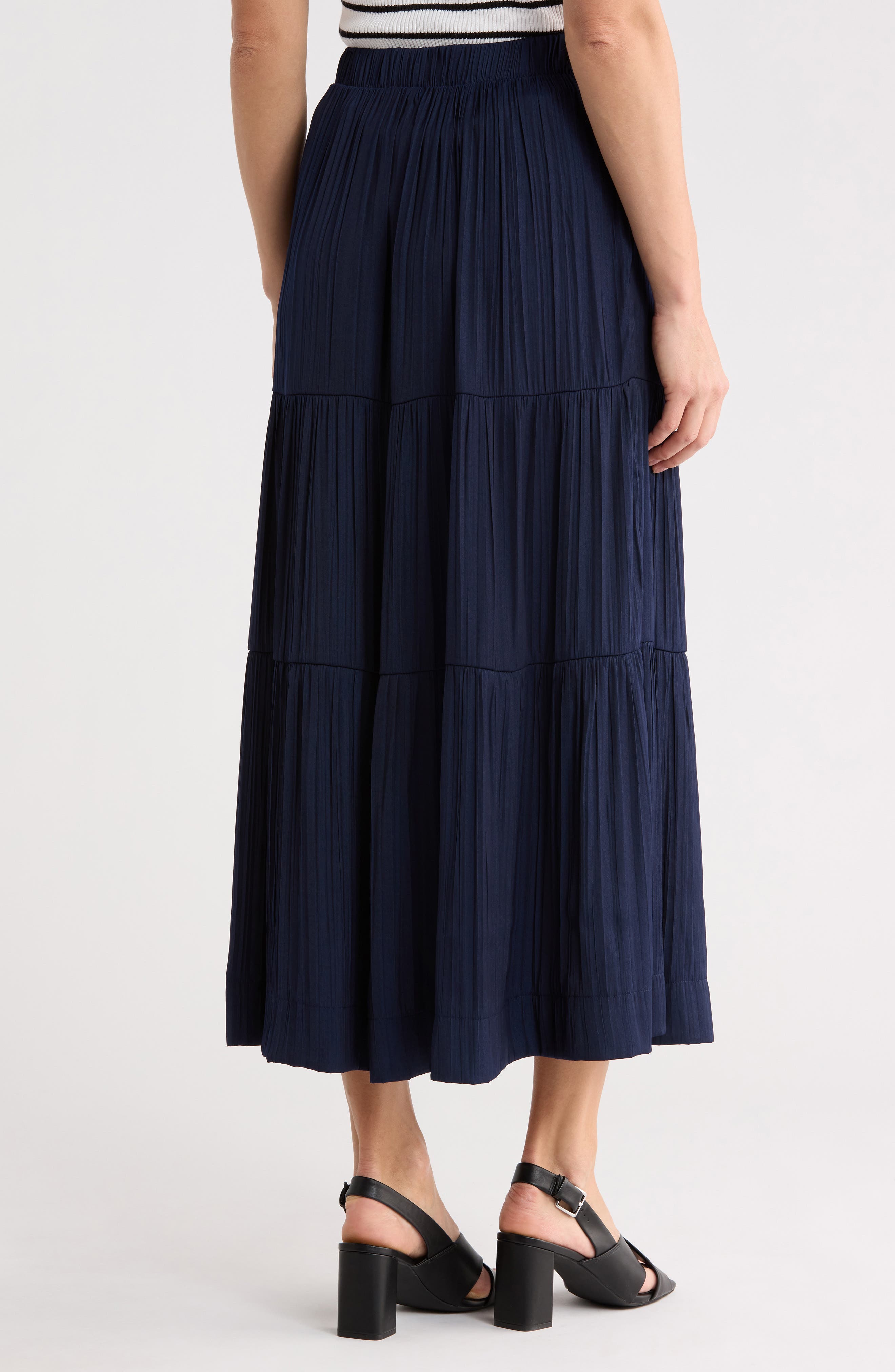 Textured Tiered Skirt - image 4