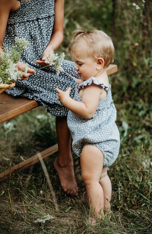 L'ovedbaby Floral Organic Cotton Gauze Bubble Romper In Blueberry Floral