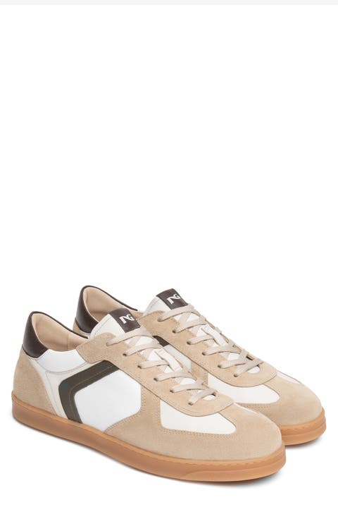 Low Top Sneaker
