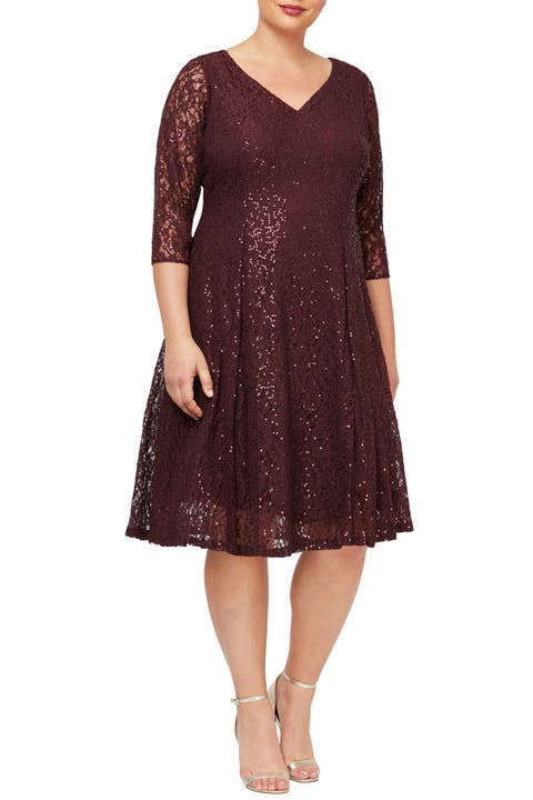 Lace V-Neck Dress (Plus Size)