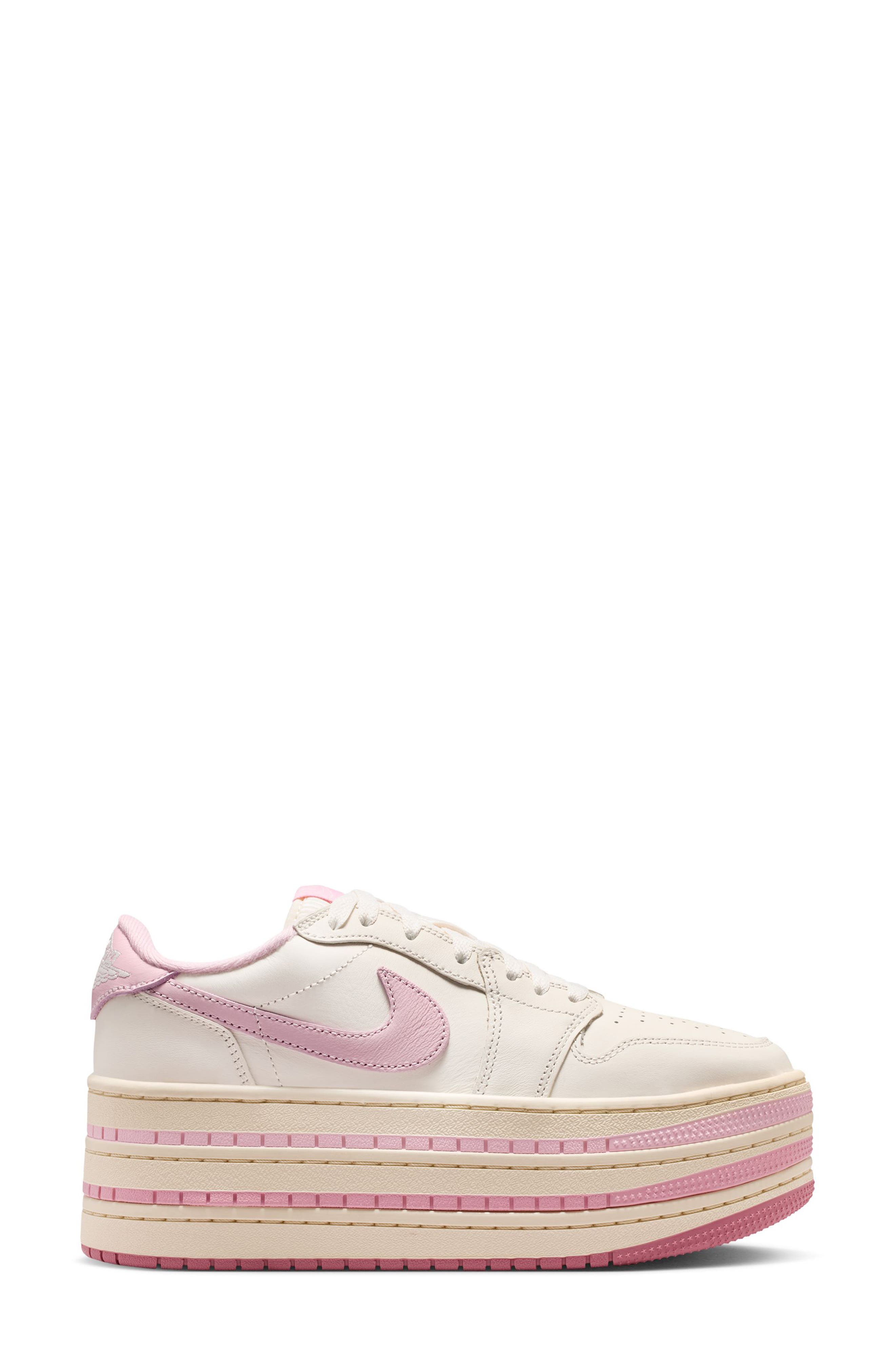 Jordan Air Jordan 1 Triple Platform Basketball Sneaker, Alternate, color, Pale Ivory/ Iced Carmine