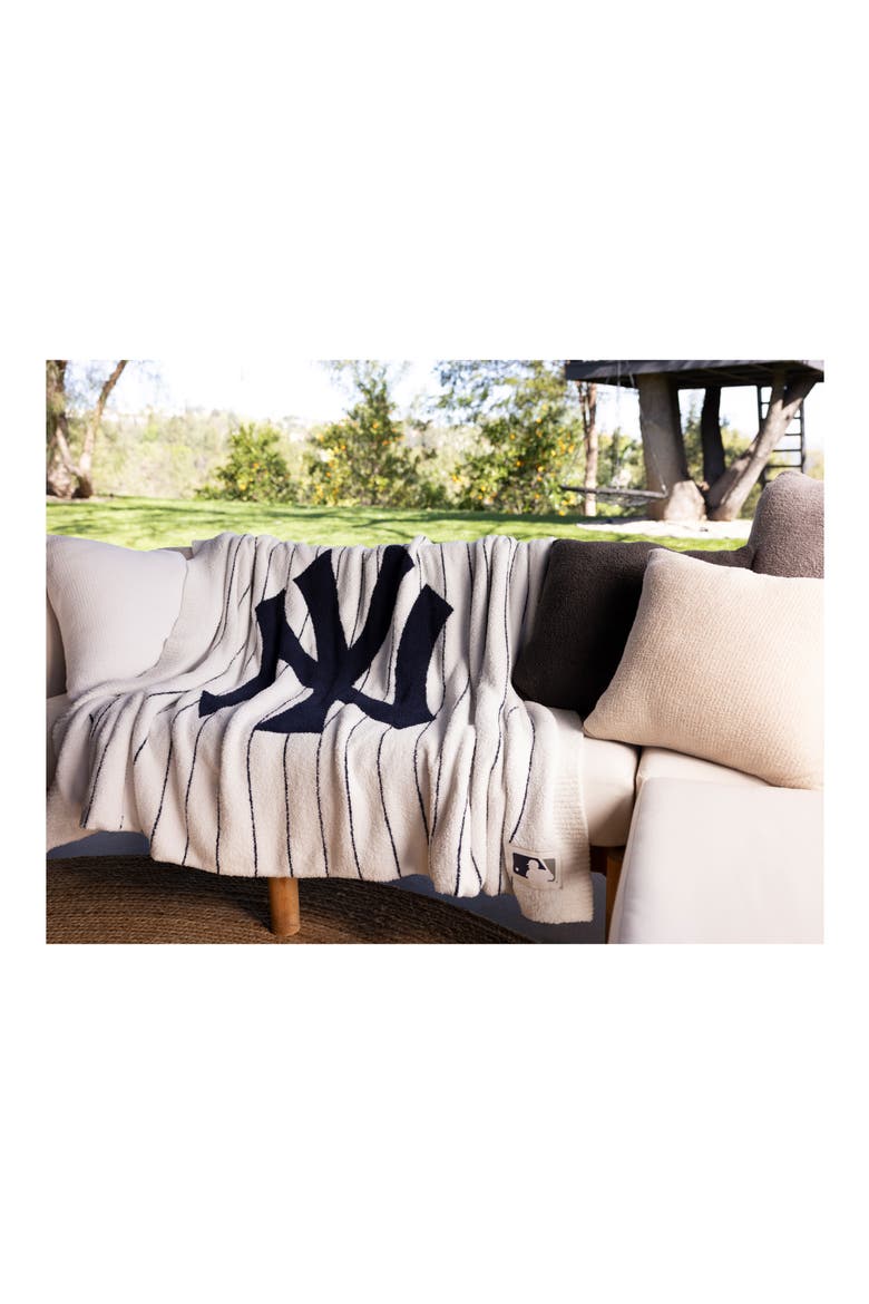 CozyChic® New York Yankees Throw Blanket, Alternate, color, YANKEES MULTI