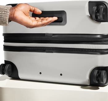 Flex 26-Inch Spinner Suitcase