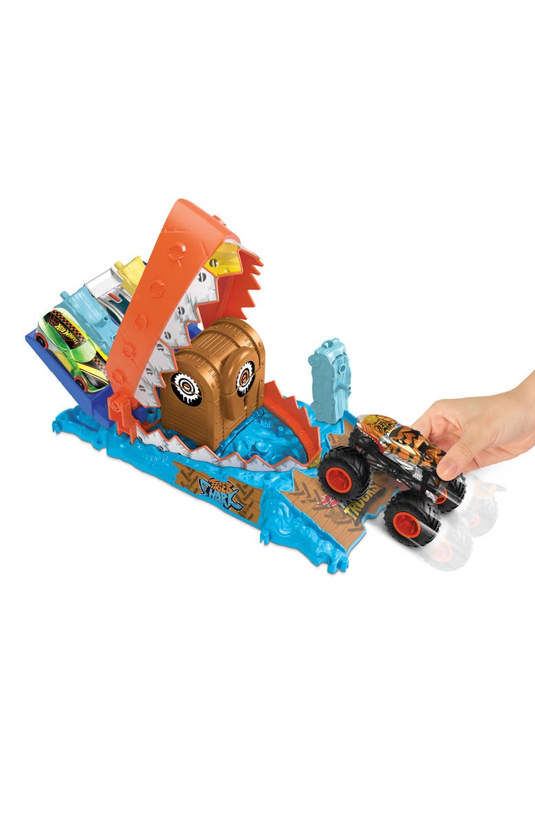 Hot Wheels <sup>®</sup> Monster Trucks Arena Smashers Treasure Chomp Challenge Playset, Alternate, color,