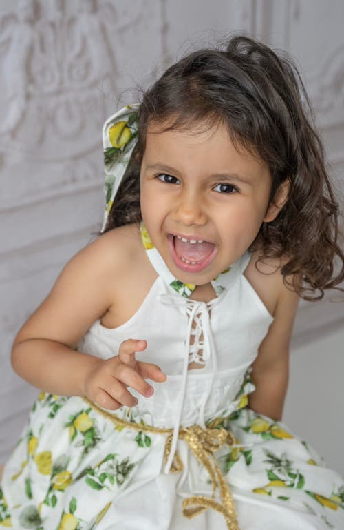 Petite Maison Kids Amalfi Lemon Dress In White Lemon Print