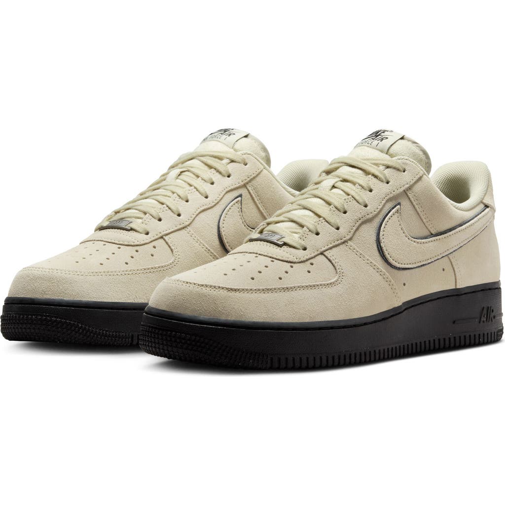Nike Air Force 1 '07 Lv8 Sneaker In Neutral