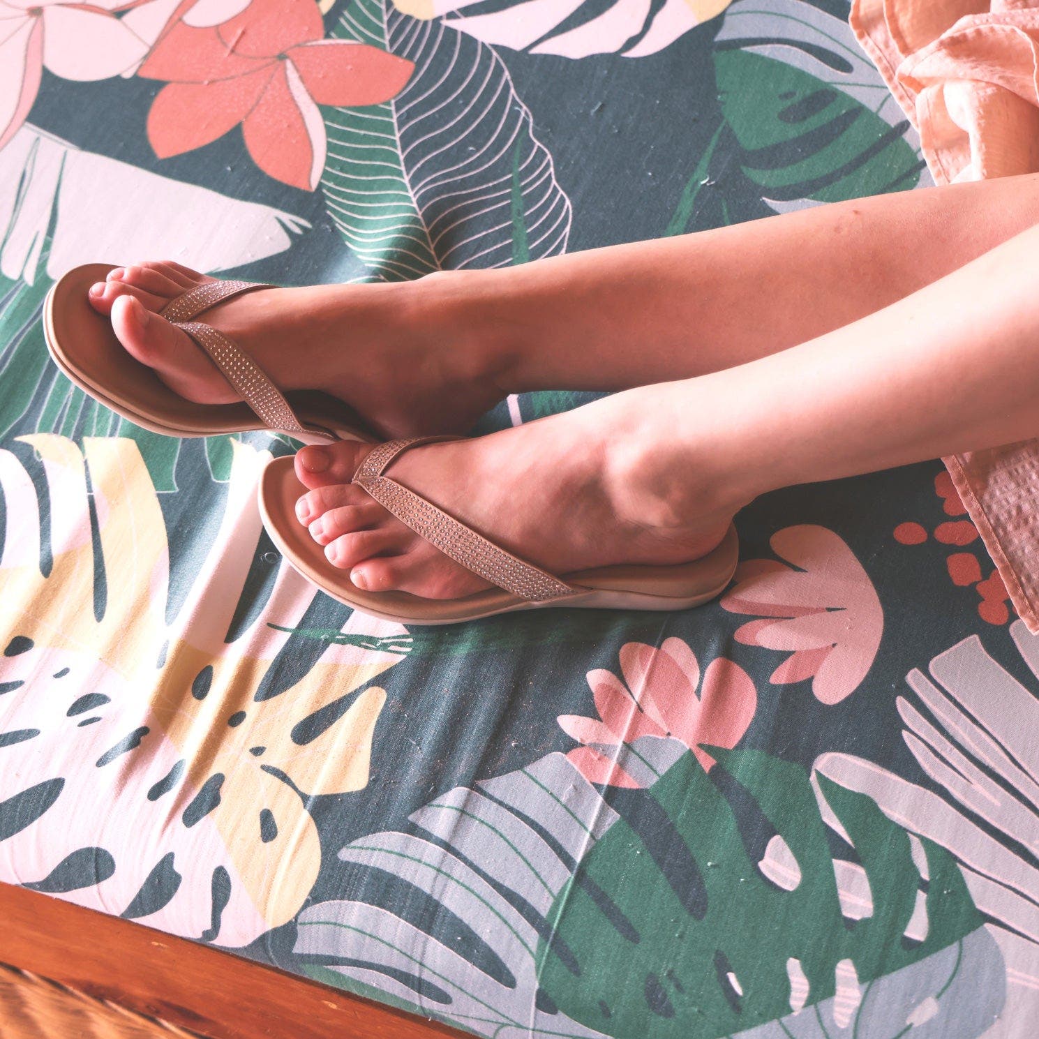 ABEO Oasis Flip Flop, Alternate, color, Sand Sparkle - Regular