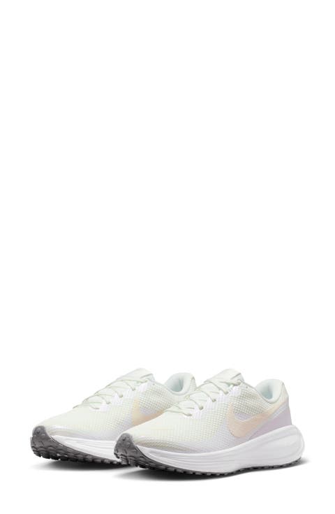 Revolution 8 Running Shoe (Women)
