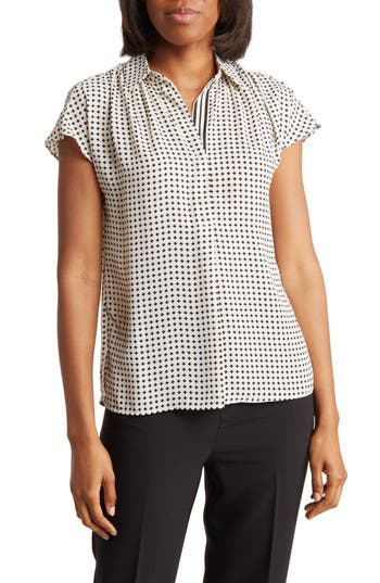 Max Studio Short Sleeve Popover Blouse In Ivry/blck Mdm Star Dot