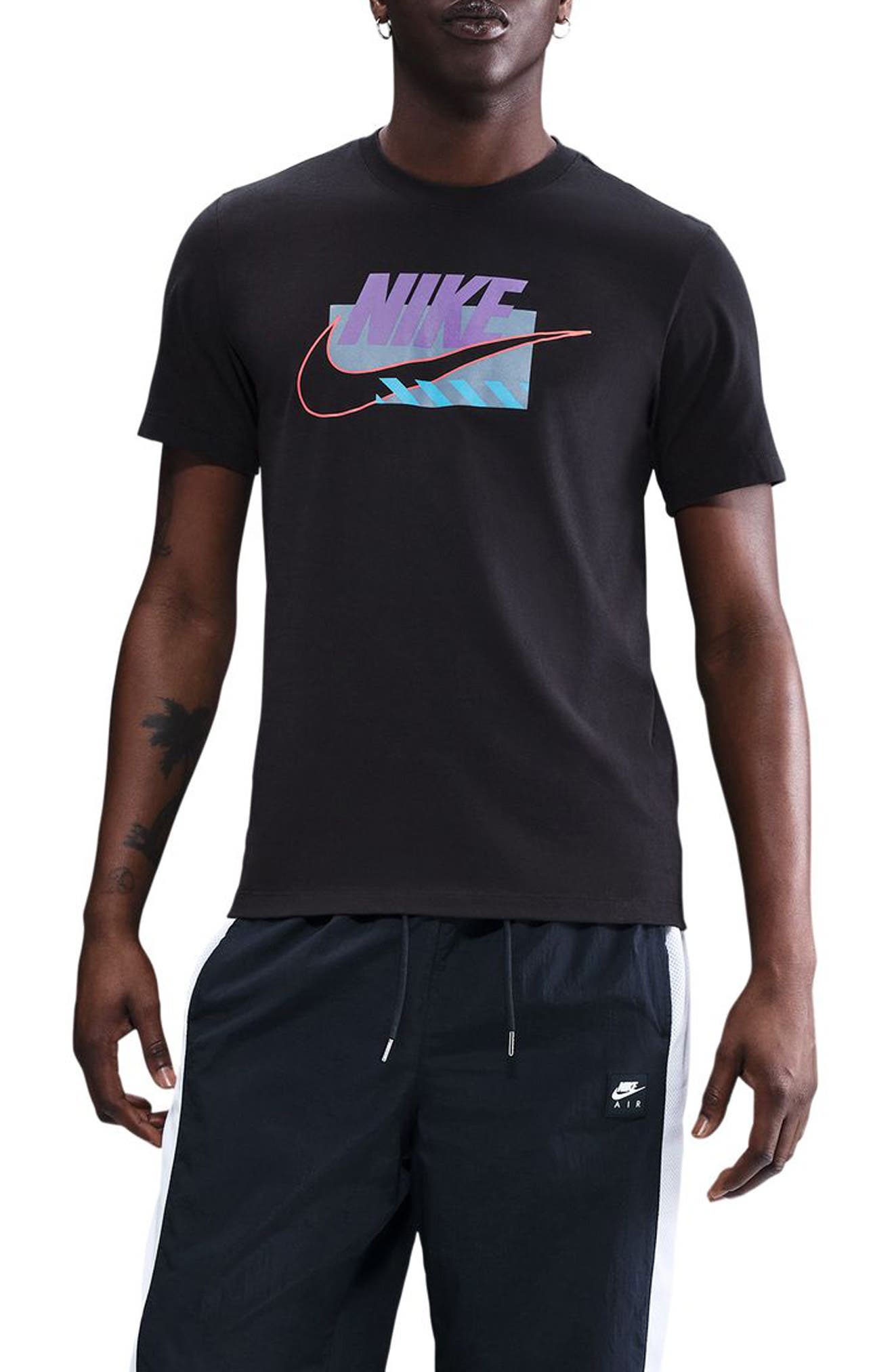 Sportswear Broadmark Graphic T-Shirt