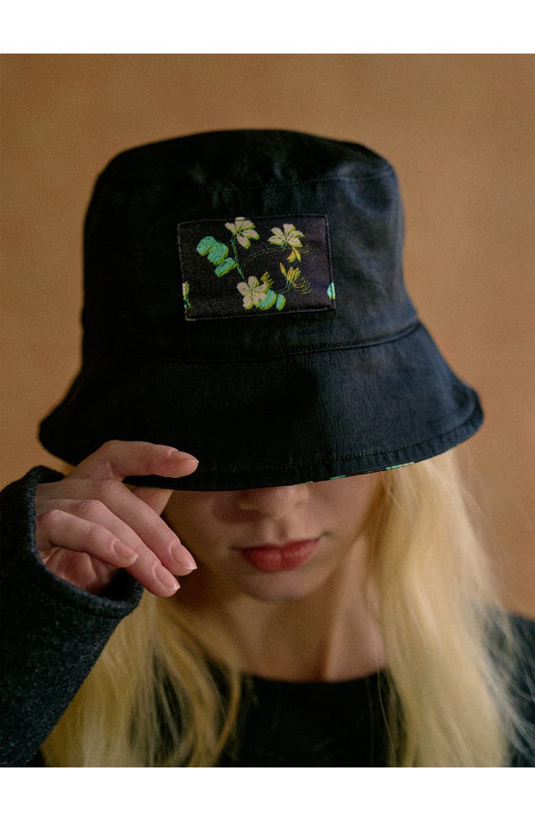Lost Pattern "Beach Blossom" Reversible Bucket Hat, Alternate, color, Black