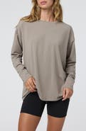 Vuori Long-Sleeve Feather Tee