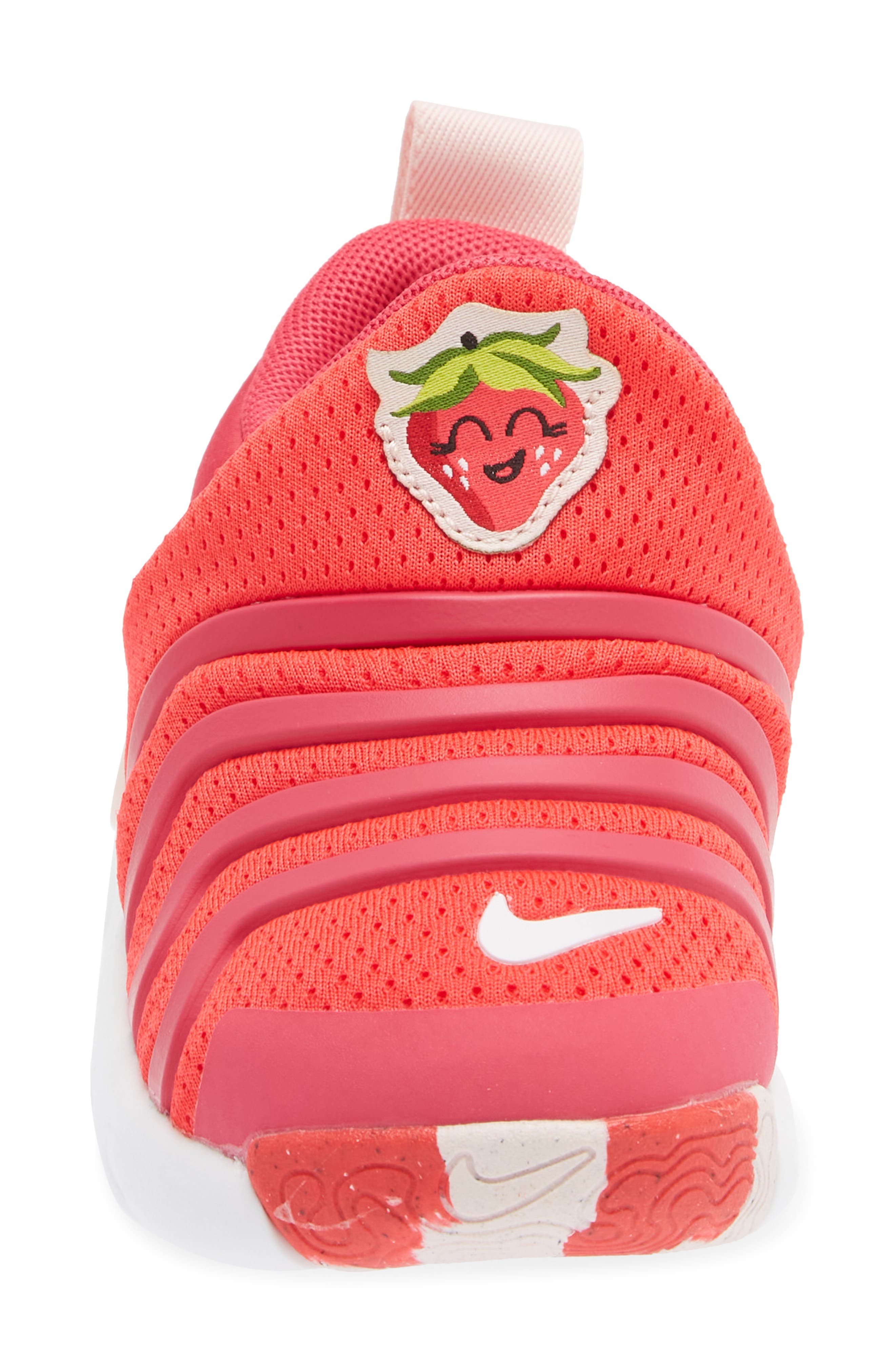 Nike Dynamo Go Sneaker, Alternate, color, 