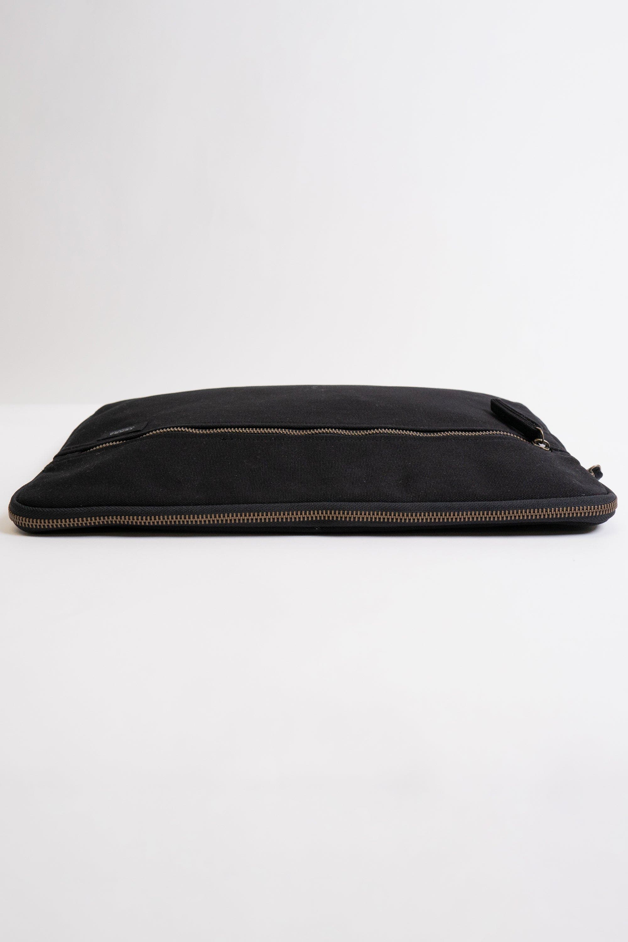 Terra Thread 15.6-Inch Organic Cotton Laptop Sleeve, Alternate, color, Ivory Black