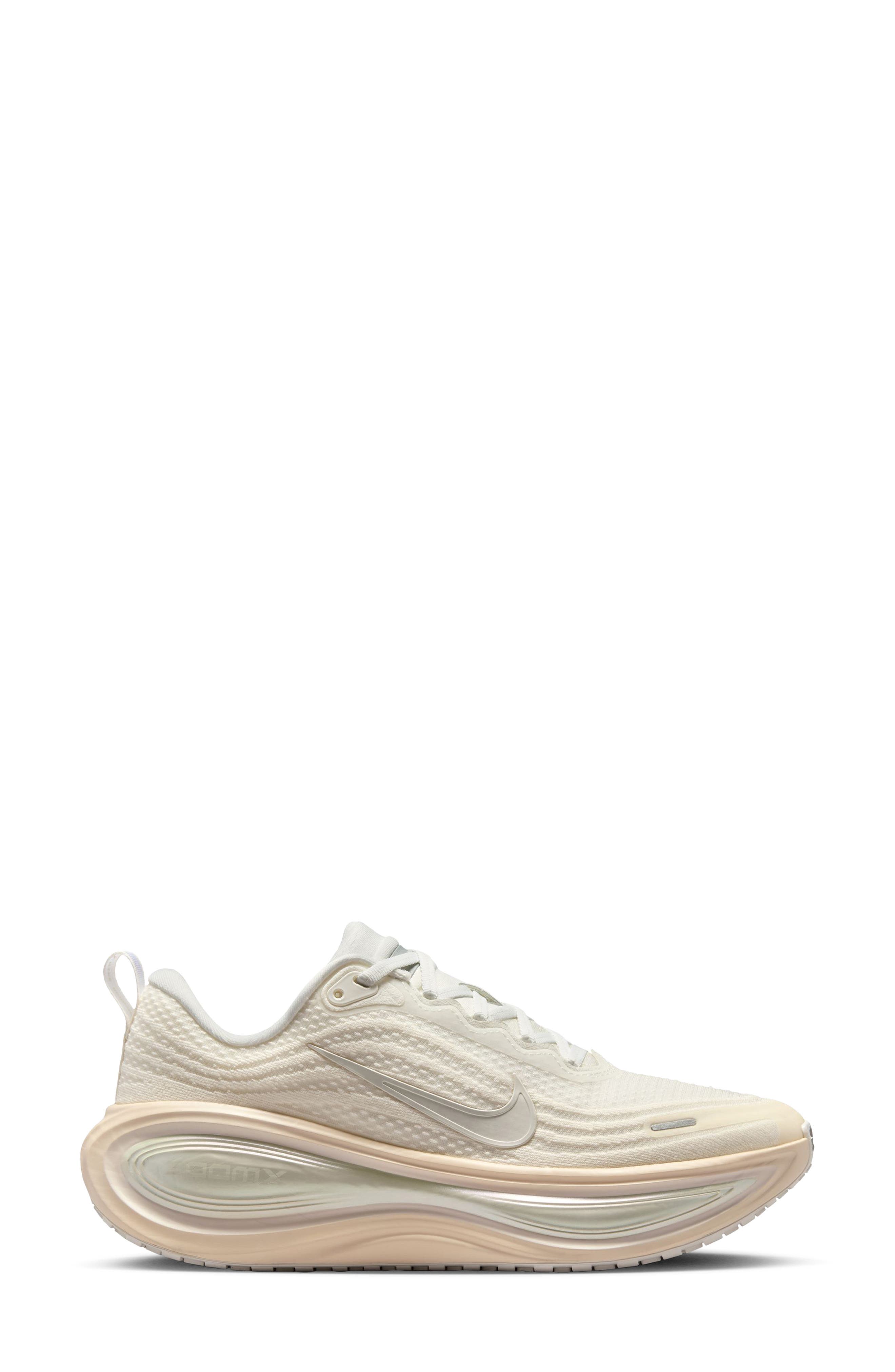 Vomero Plus Running Shoe, Alternate, color, 100 SMTWHT/CHALK