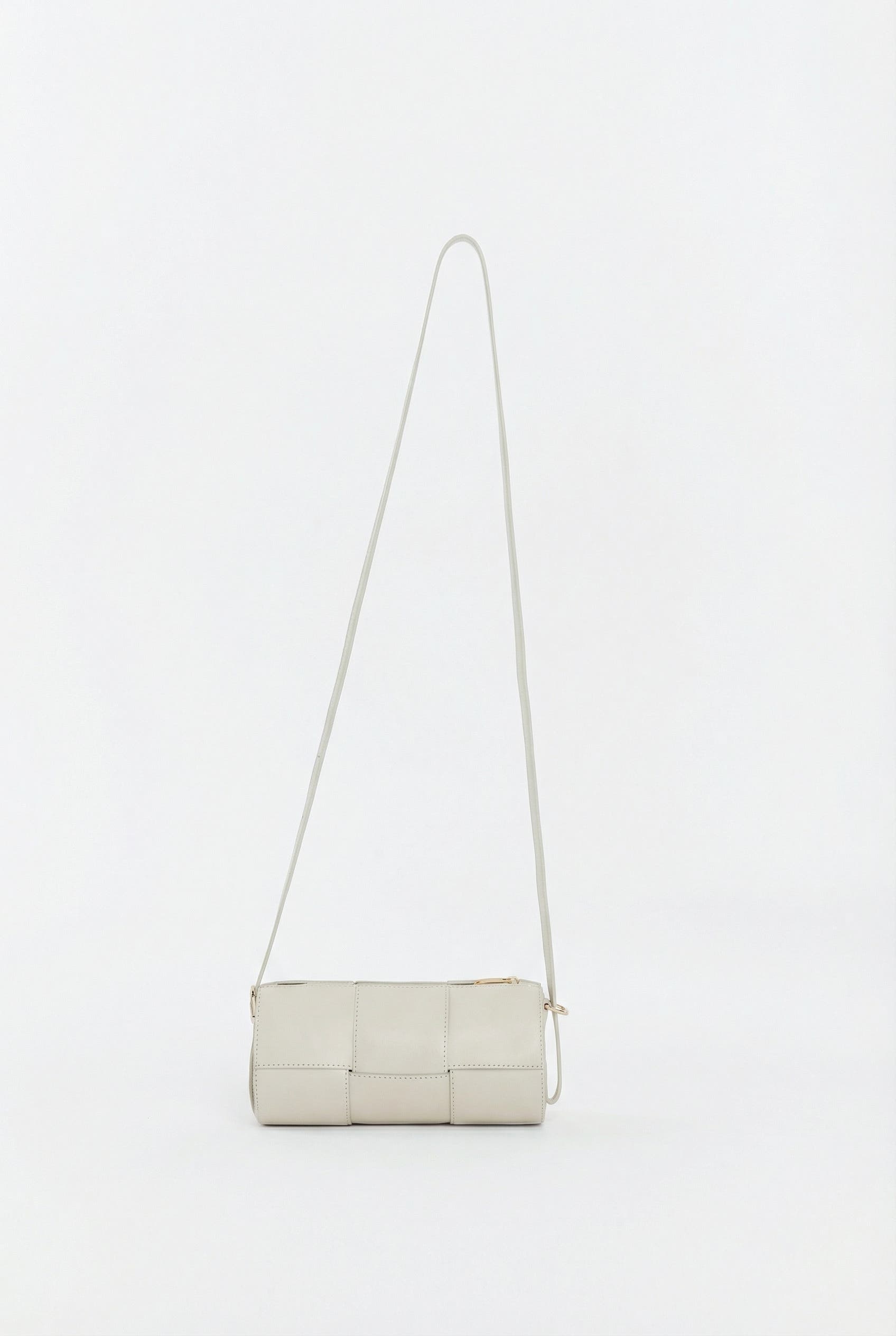 FURNIQ UK Harley Woven Leather Handbag, Alternate, color, Beige