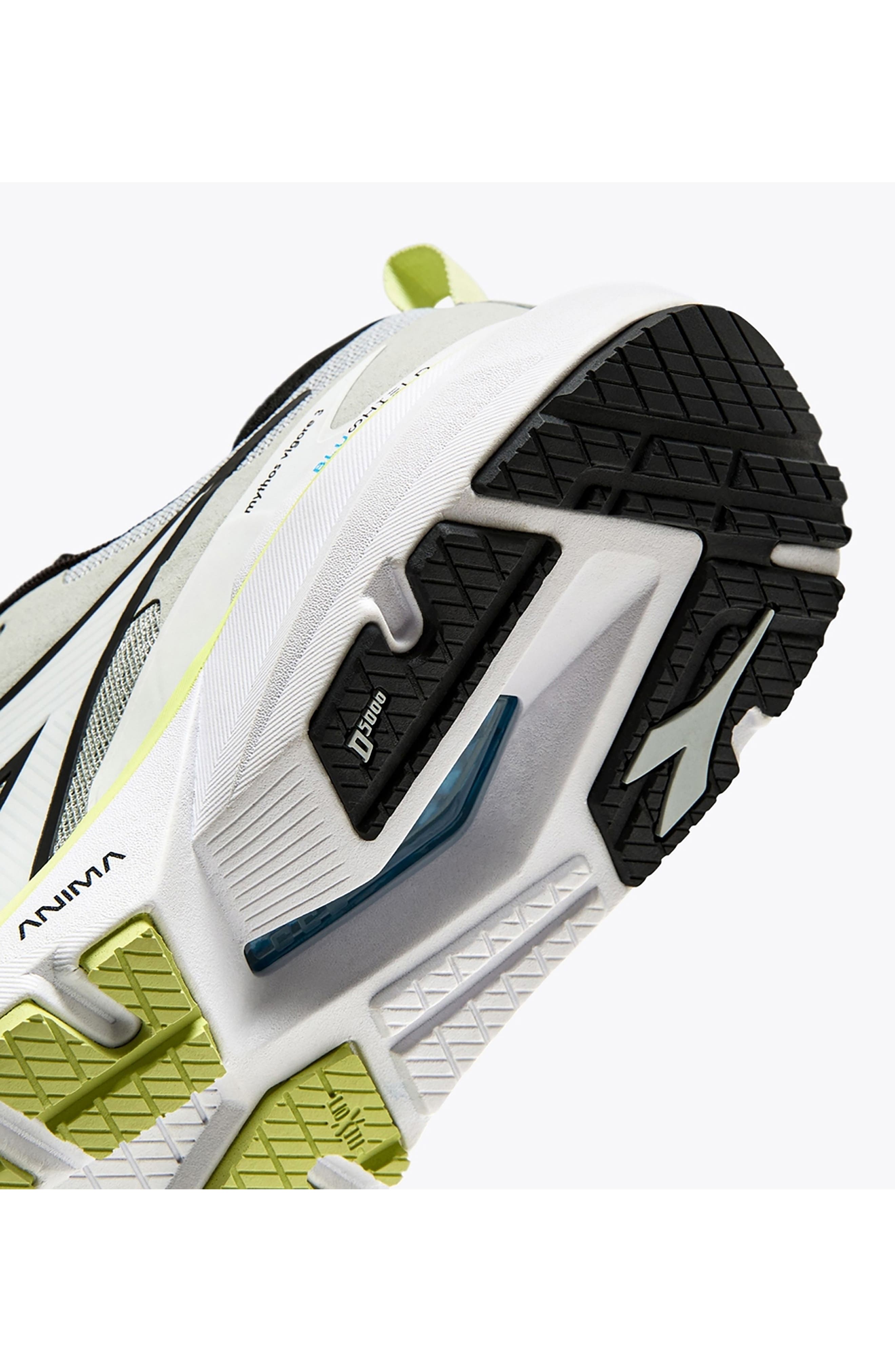 Mythos Vigore 3 Running Shoe, Alternate, color, SILVER/ WHITE/ BLACK