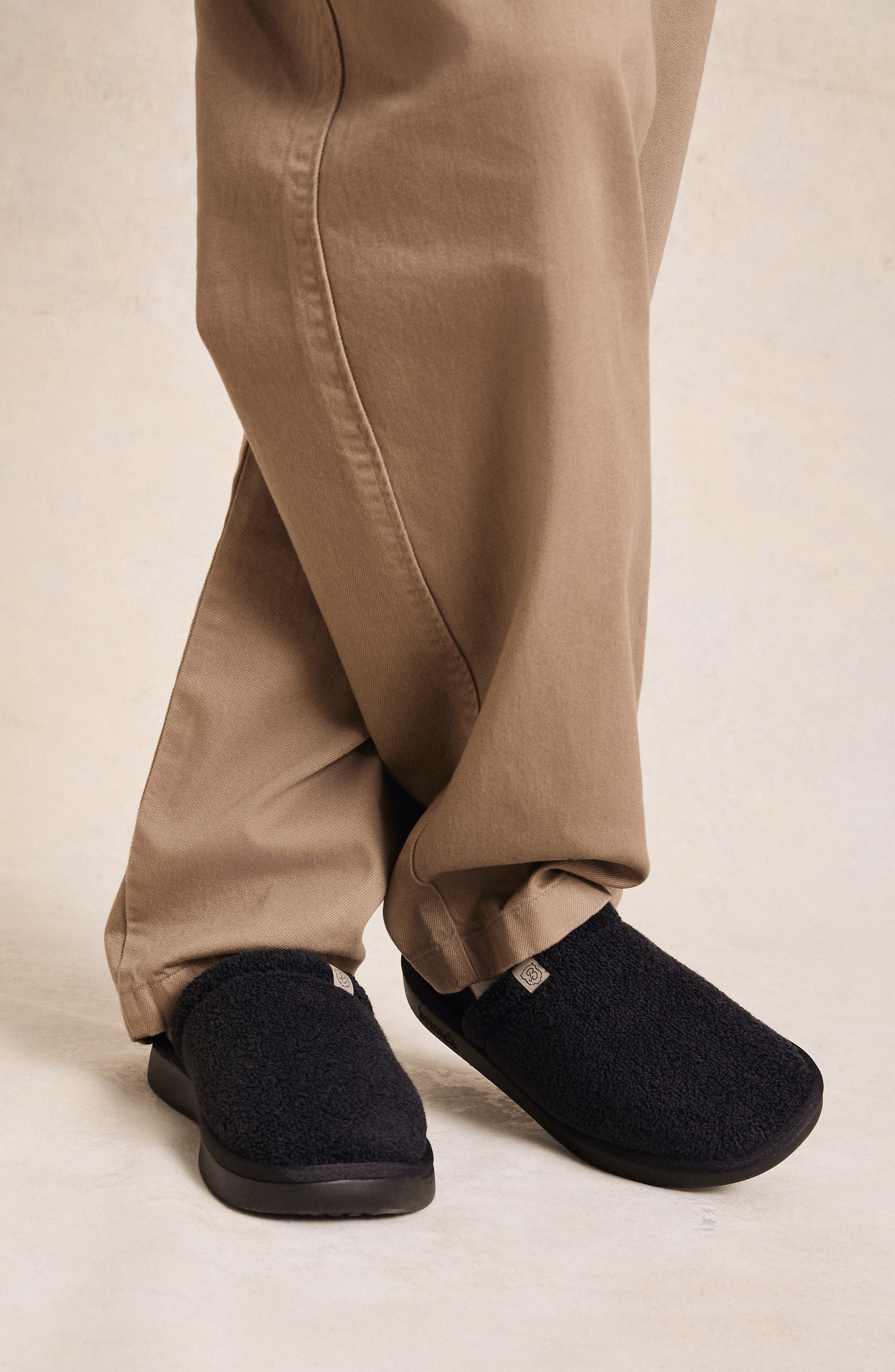 Brunch Gender Inclusive Essential Slipper, Alternate, color, Black