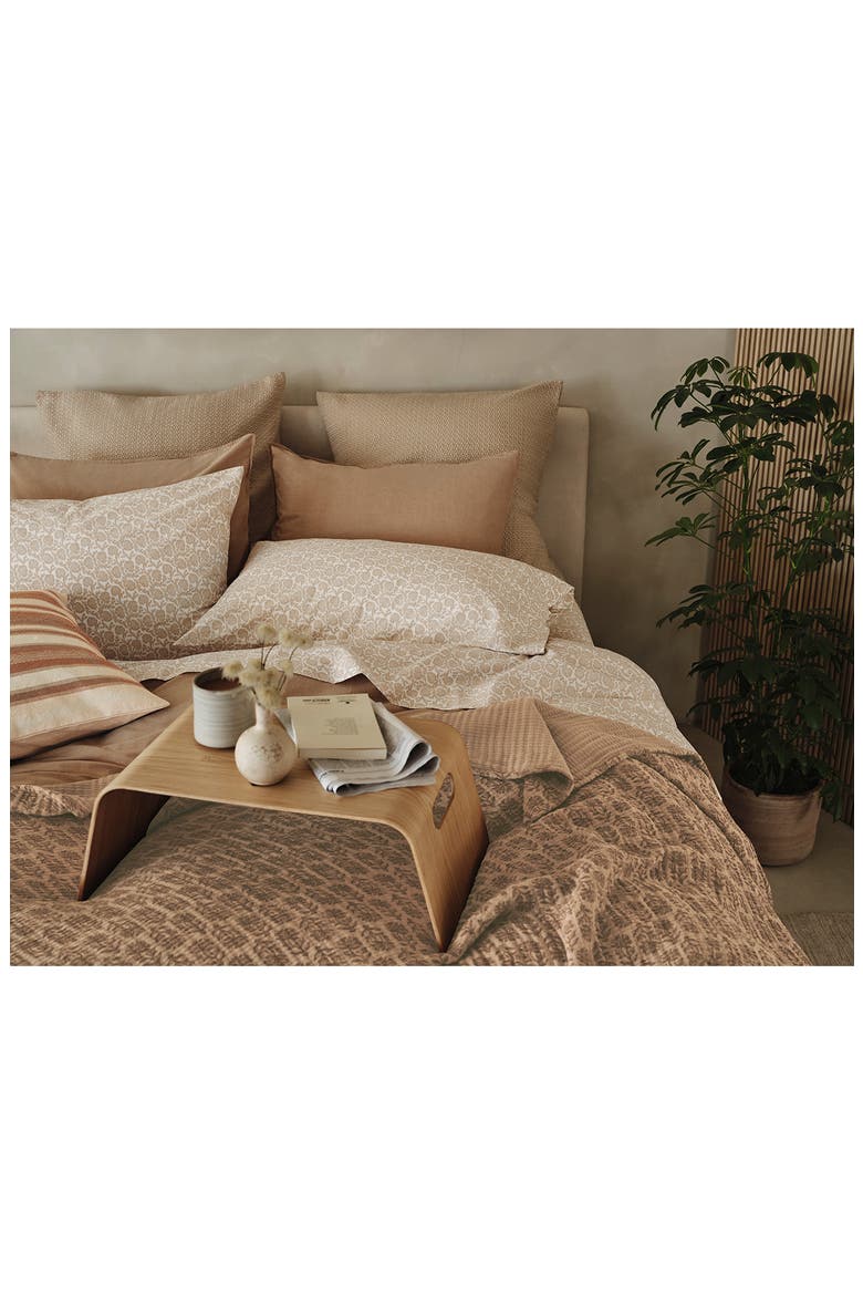 Mirada Organic Cotton Matelassé Blanket, Alternate, color, FAWN CHRYSANTHEMUM