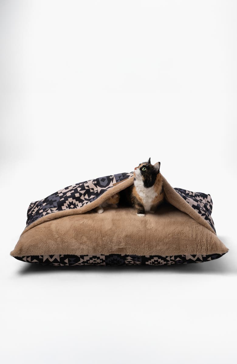 Pendleton Burrow Pet Bed, Alternate, color, Blue Ridge Black