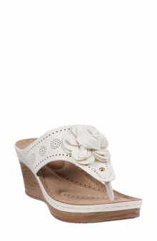GC SHOES Willa Flower Wedge Sandal