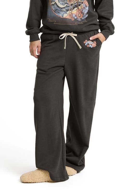 What a View Fleece Relaxed Leg Pants