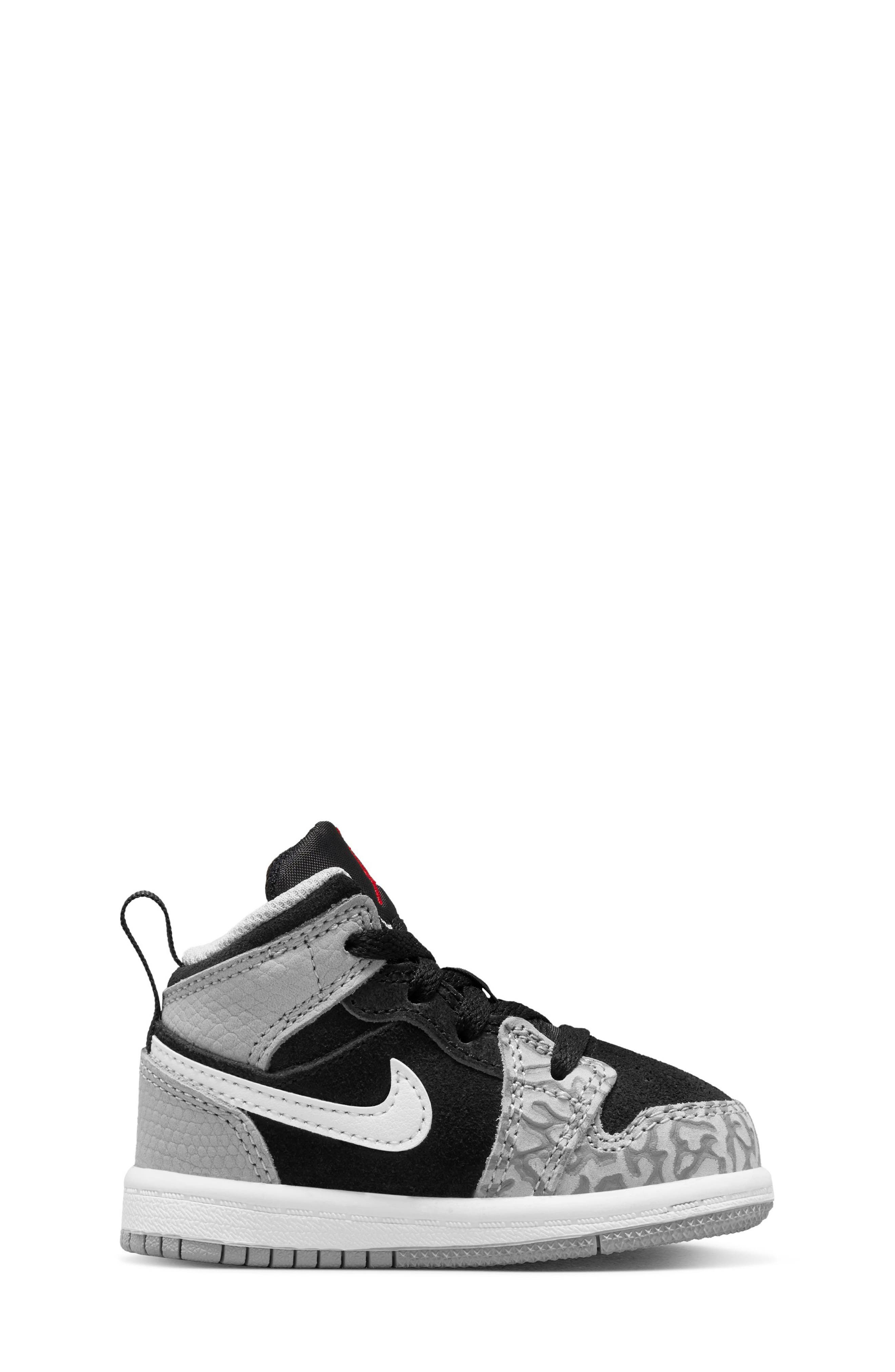 Jordan Nike Air Jordan 1 Mid SE Basketball Sneaker, Alternate, color, 