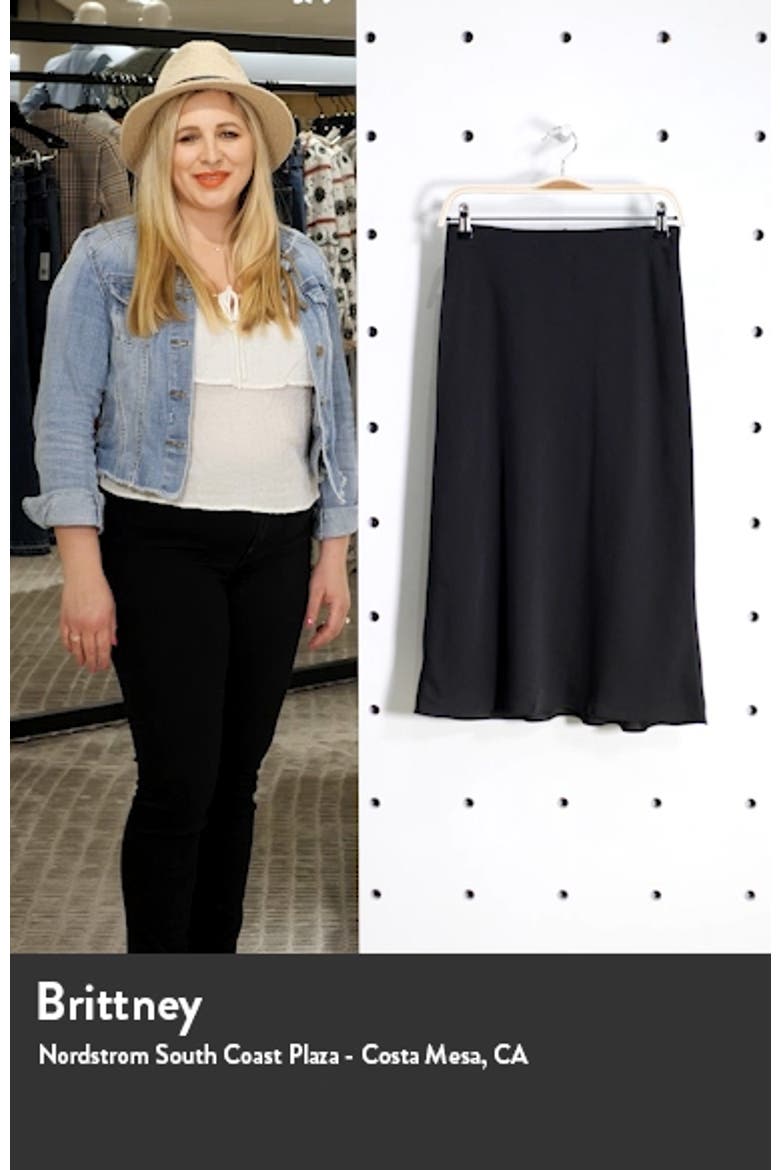 Woven Skirt video