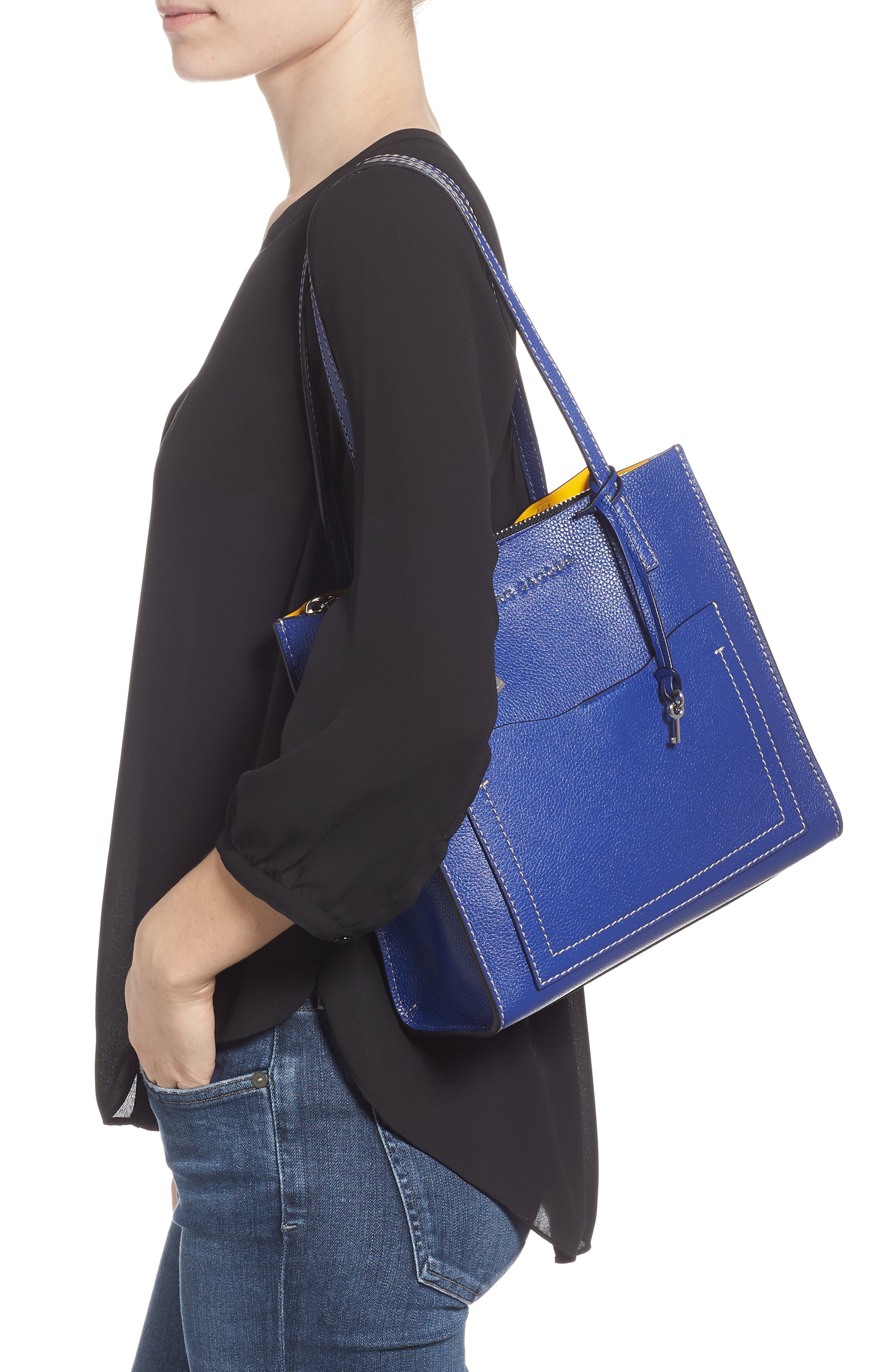 Marc Jacobs The Grind Medium Leather Tote, Alternate, color, 