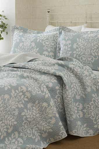 Laura Ashley Rowland Pastel Blue Full/Queen Quilt Set