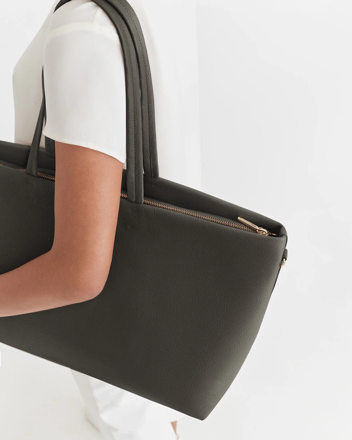 Cuyana Classic Easy Zipper Tote, Alternate, color, Dark Olive