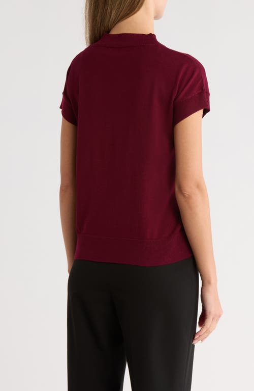 T Tahari Short Sleeve Crew Sweater In Burgundy